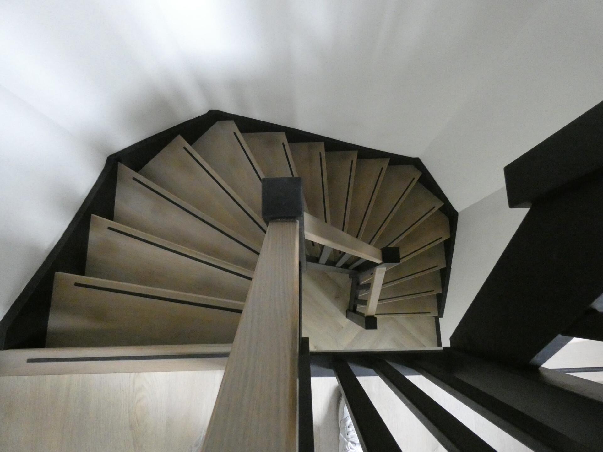Moderne houten trappen Sint Willebrord